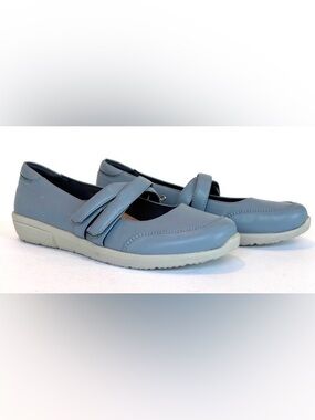 NWOT Vionic Cala Adjustable Double Strap Mary Jane Sneakers Size 8